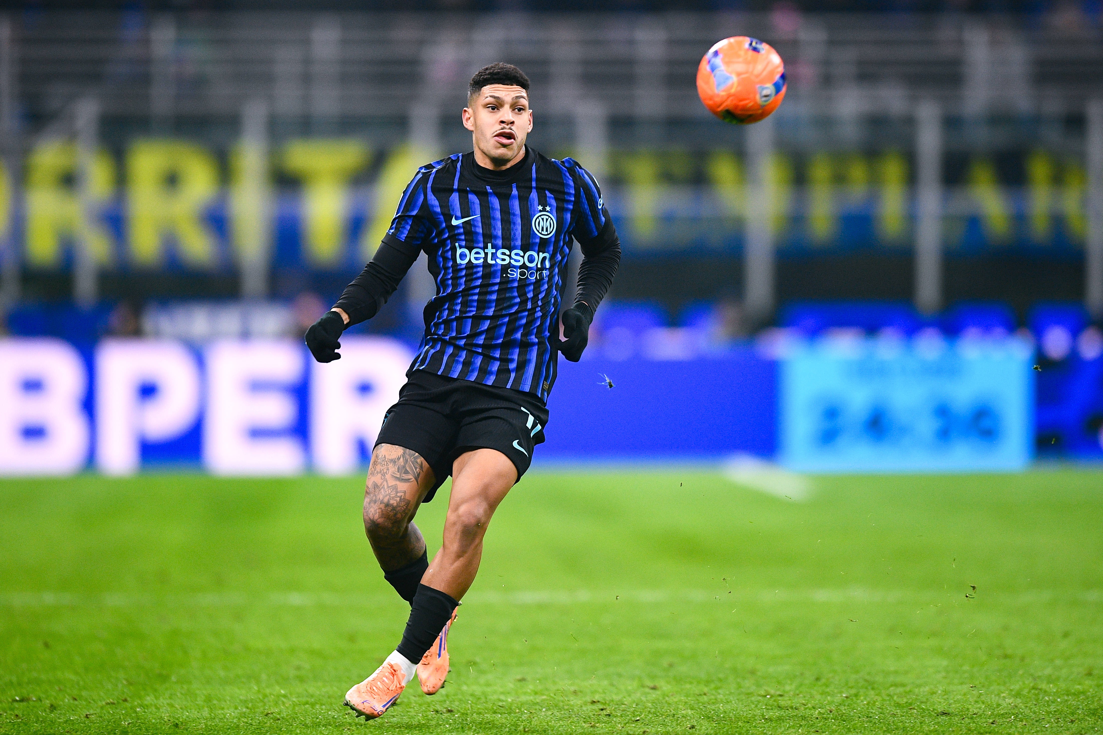 开云-米体：恩里克踢出灾难性的表现，0-2落后他被换下后国米完成逆转