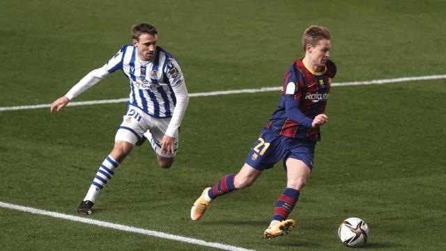 开云官方网站-西媒：德容手球判罚有争议 同一裁判执法双标